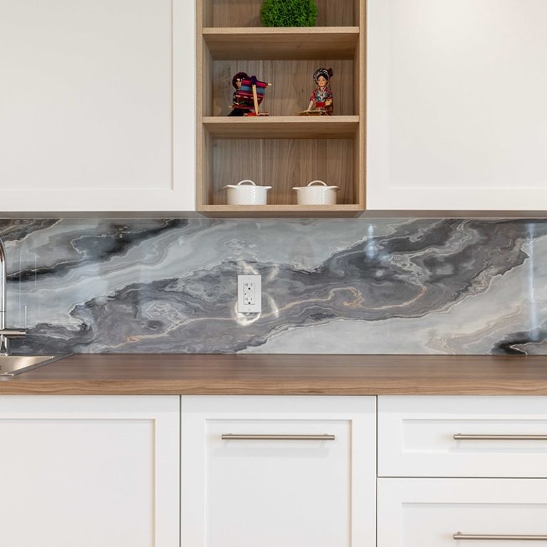 Installation of Architectural Aluminum Panels - Canneberges Schneider Offices